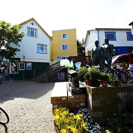 62N Guesthouse - City Center Tórshavn Buitenkant foto