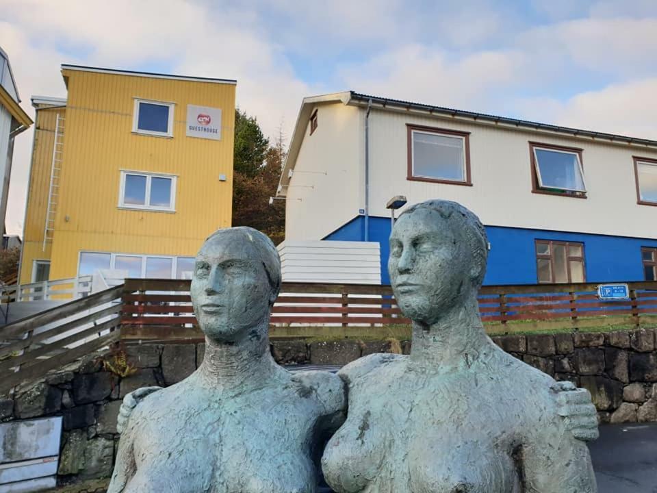62N Guesthouse - City Center Tórshavn Buitenkant foto